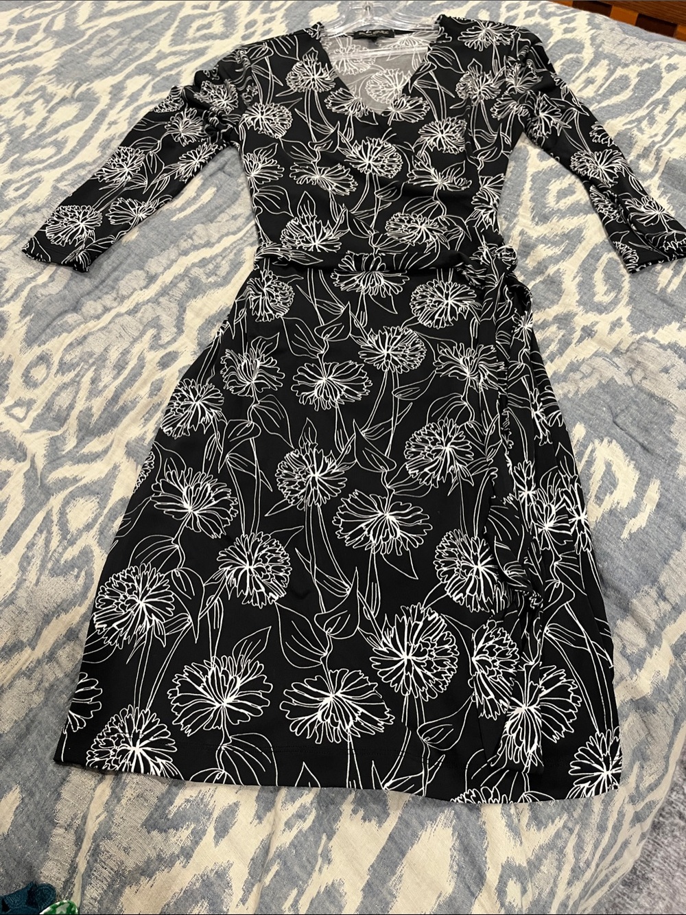 Banana Republic Black & White Floral Long Sleeve Wrap Dress
